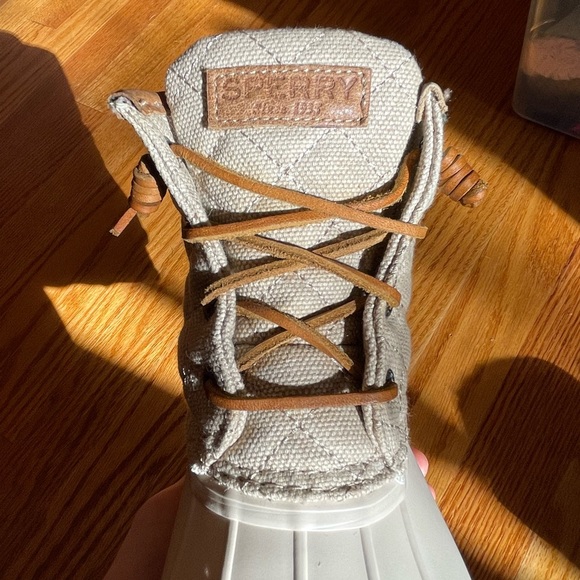 Sperry ‘Saltwater - Quilted’ Duck Boot Ivory/Oatmeal Canvas - size 6 - Picture 2 of 9